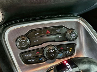 2017 Dodge Challenger SXT