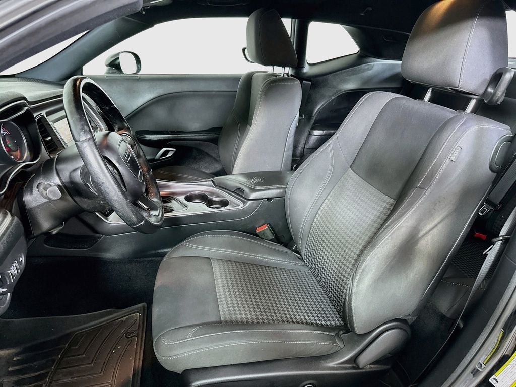 2017 Dodge Challenger SXT