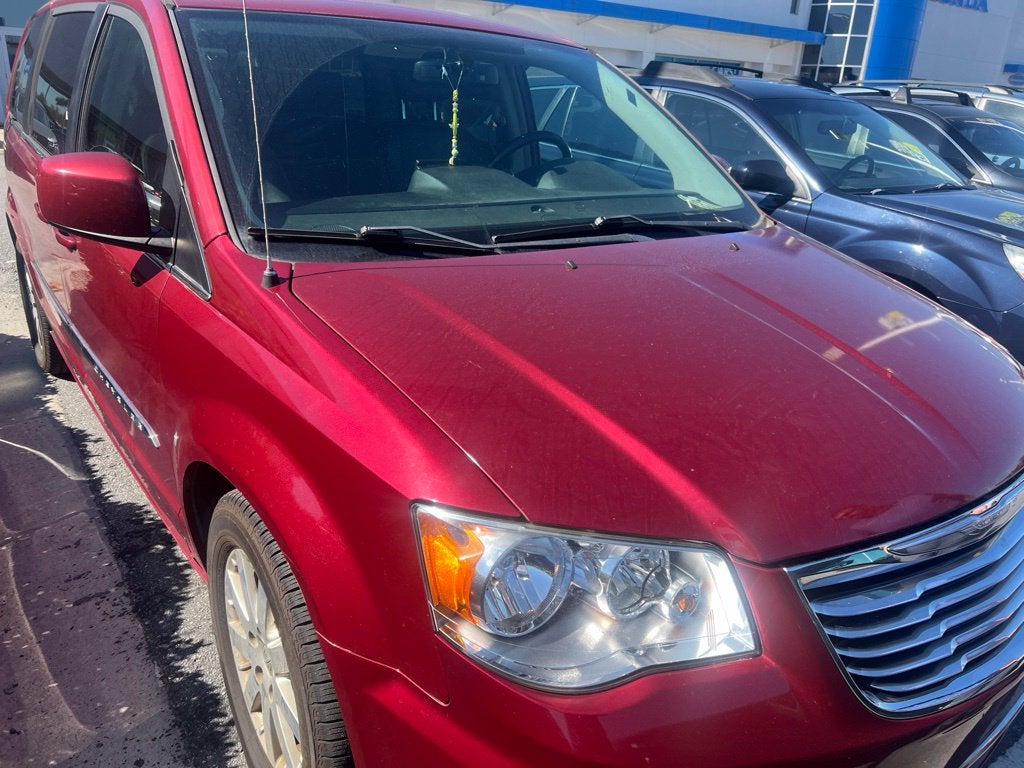 2016 Chrysler Town & Country Touring