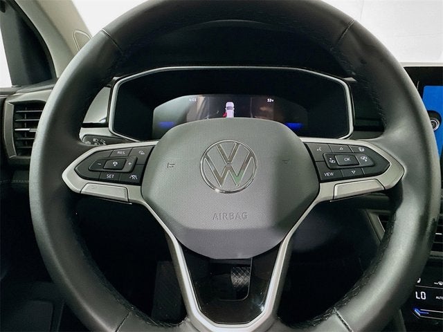 2025 Volkswagen Taos SE Black