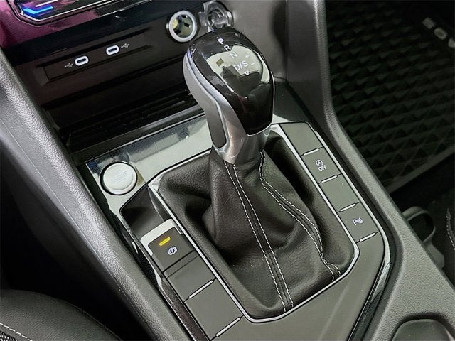 2025 Volkswagen Taos SE Black