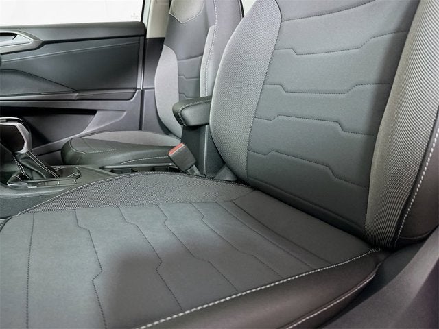 2025 Volkswagen Taos SE Black