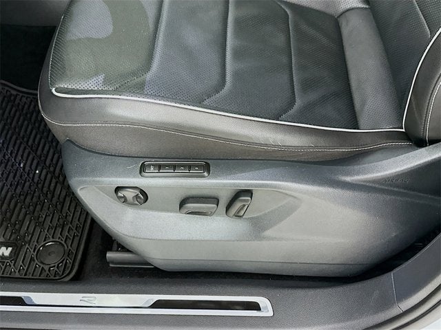 2022 Volkswagen Tiguan SEL R-Line