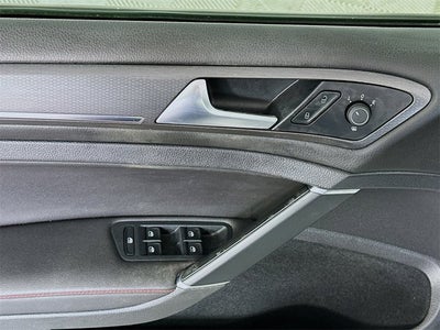 2019 Volkswagen Golf GTI SE