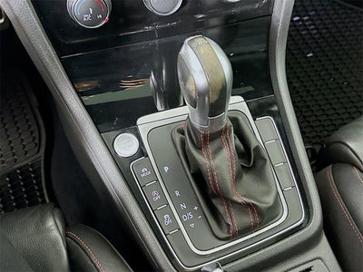 2019 Volkswagen Golf GTI SE