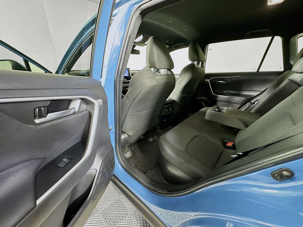 2023 Toyota RAV4 Hybrid SE