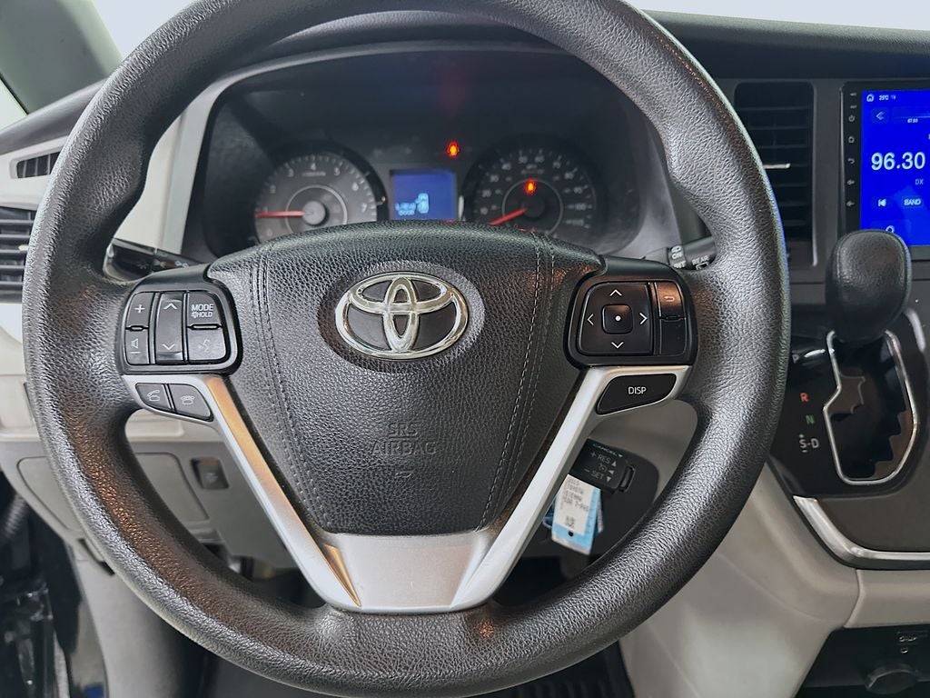 2015 Toyota Sienna LE 8 Passenger