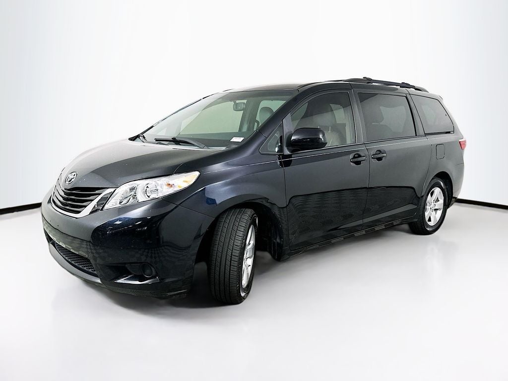2015 Toyota Sienna LE 8 Passenger