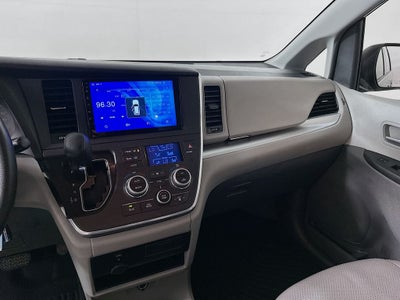 2015 Toyota Sienna LE 8 Passenger