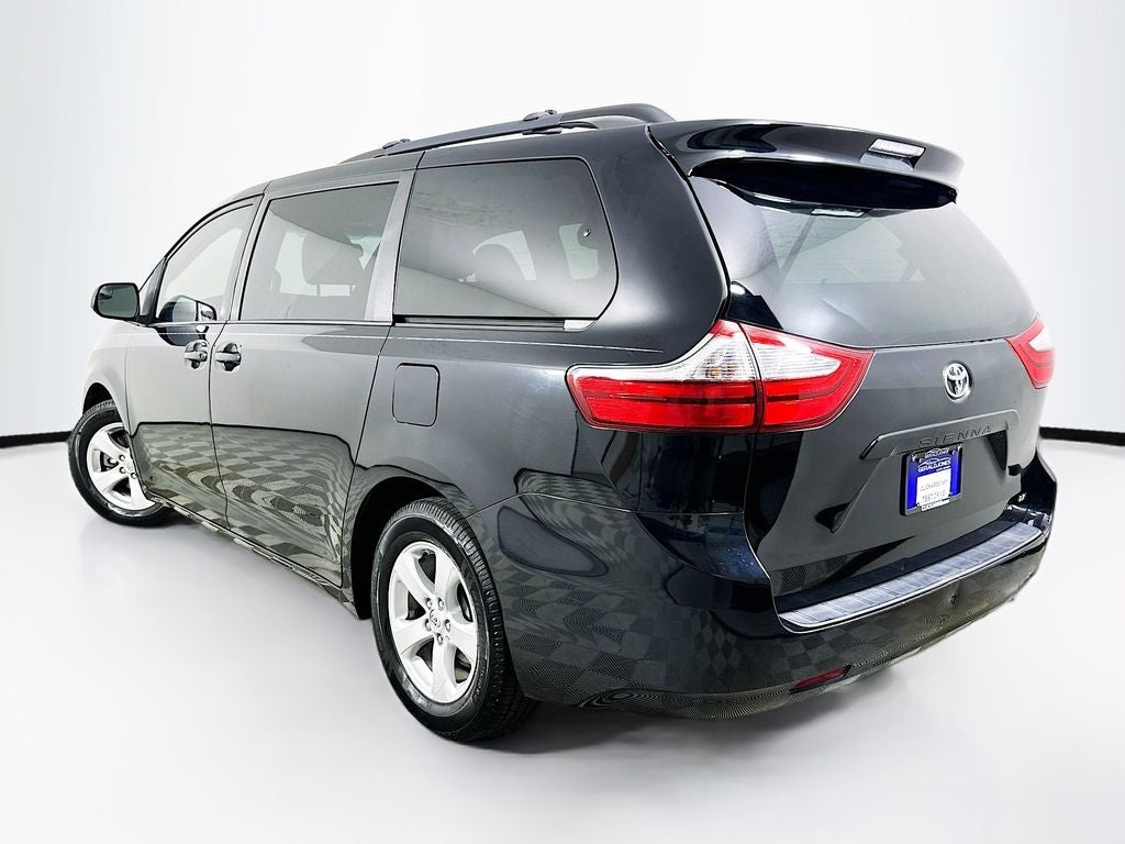 2015 Toyota Sienna LE 8 Passenger