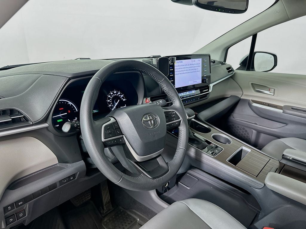 2023 Toyota Sienna XLE 8 Passenger