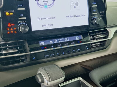 2023 Toyota Sienna XLE 8 Passenger