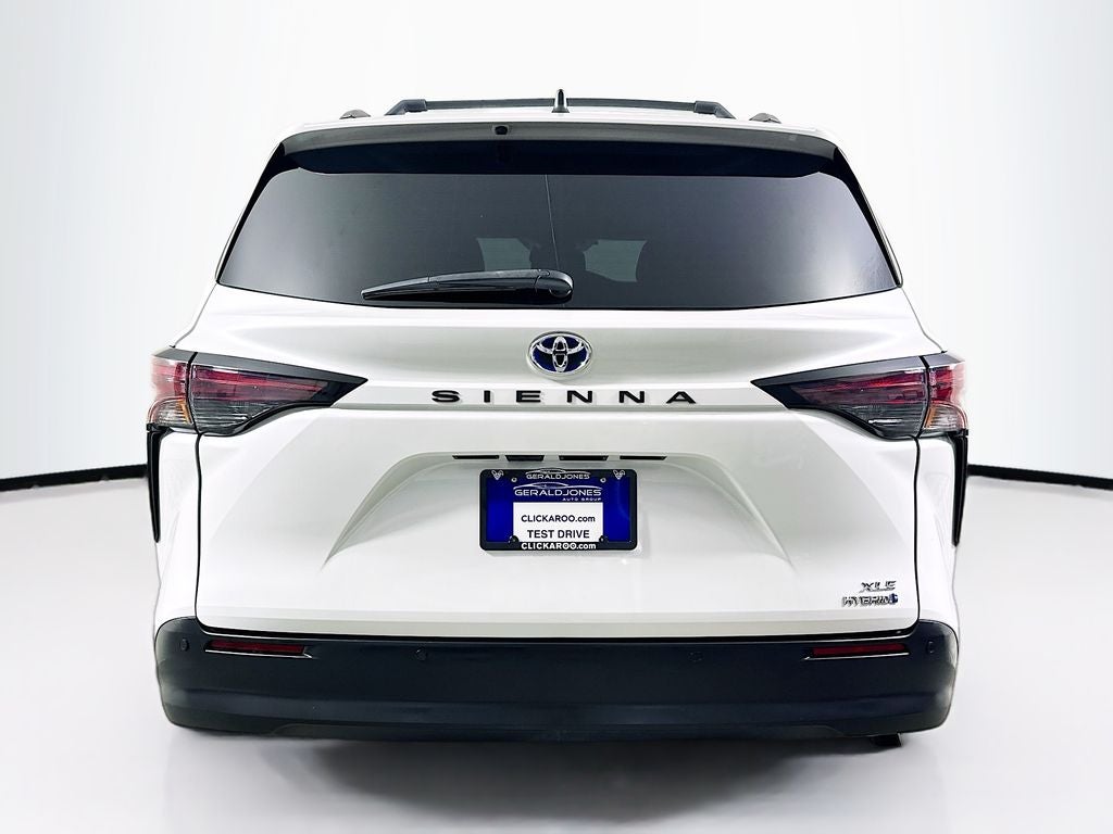 2023 Toyota Sienna XLE 8 Passenger