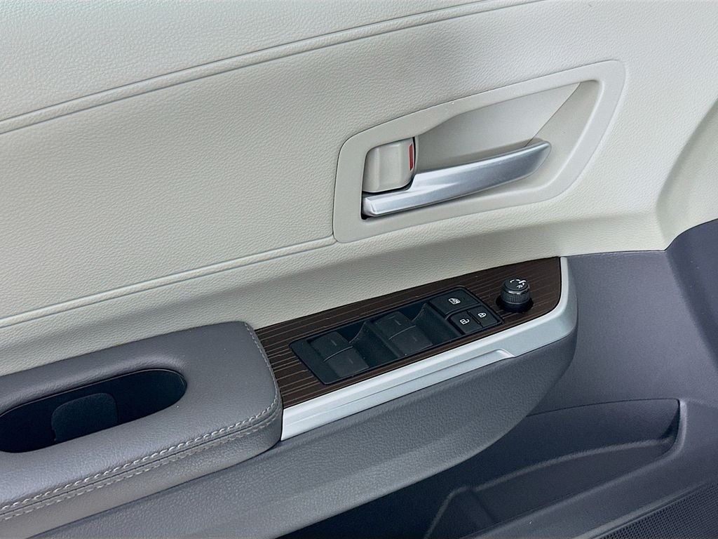 2023 Toyota Sienna XLE 8 Passenger
