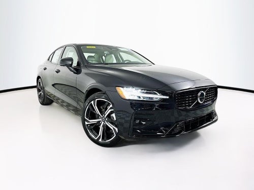 2024 Volvo S60 B5 Plus Dark Theme
