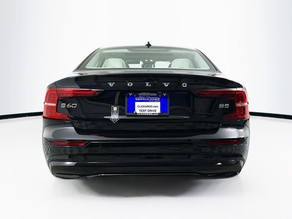 2024 Volvo S60 B5 Plus Dark Theme