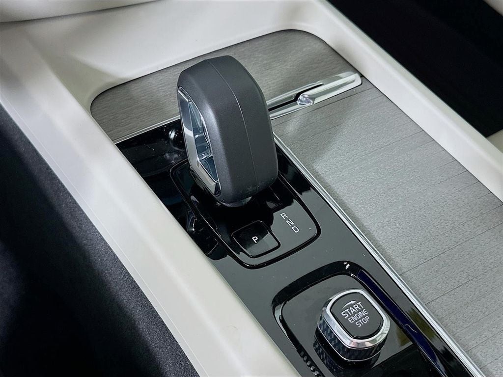 2024 Volvo S60 B5 Plus Dark Theme