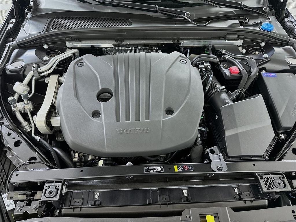 2024 Volvo S60 B5 Plus Dark Theme