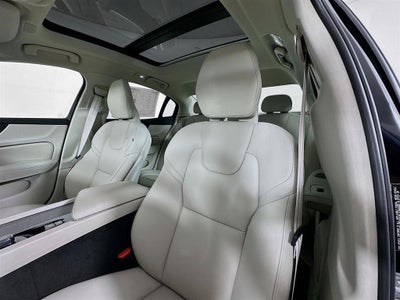 2024 Volvo S60 B5 Plus Dark Theme