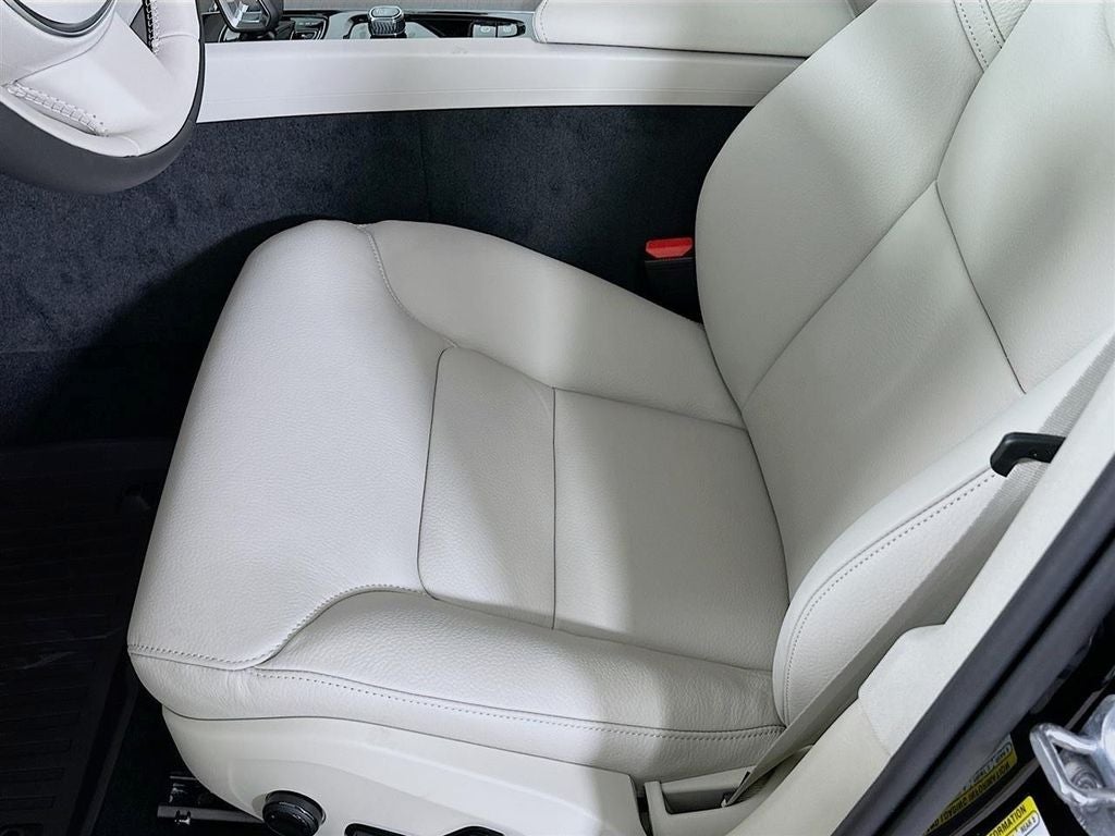 2024 Volvo S60 B5 Plus Dark Theme