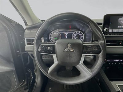 2024 Mitsubishi Outlander ES