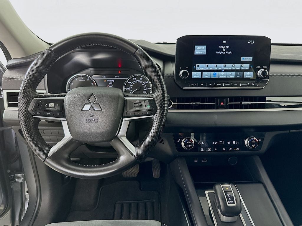 2023 Mitsubishi Outlander SE