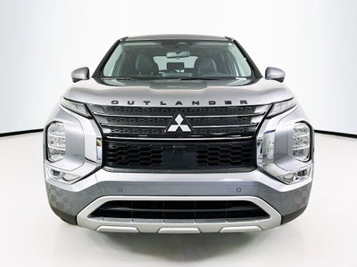 2023 Mitsubishi Outlander SE