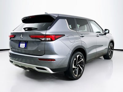 2023 Mitsubishi Outlander SE