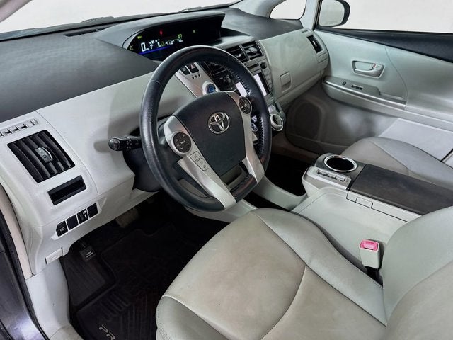 2014 Toyota Prius v Five