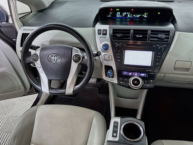 2014 Toyota Prius v Five
