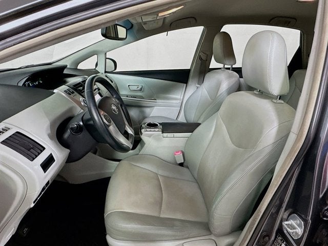 2014 Toyota Prius v Five