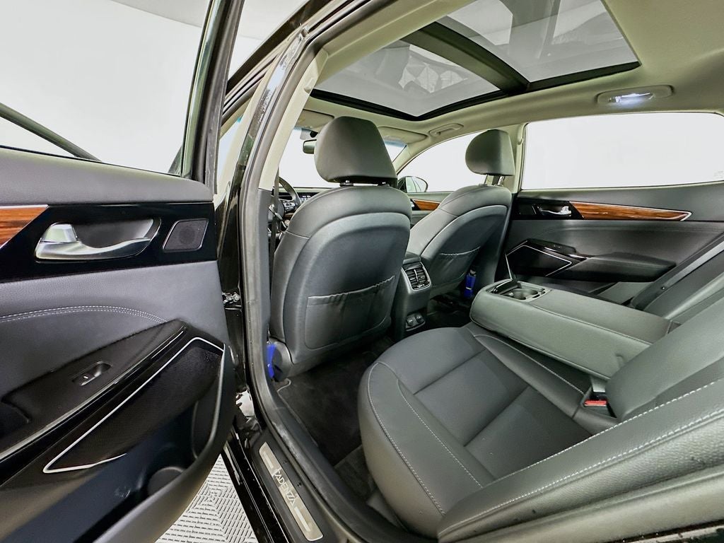 2018 Kia Cadenza Technology