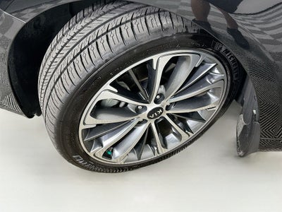 2018 Kia Cadenza Technology
