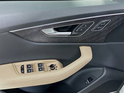 2025 Audi Q8 Premium Plus