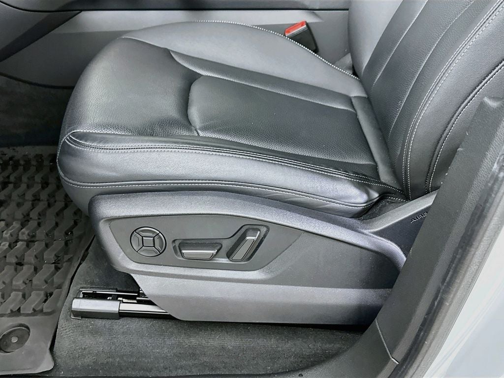 2021 Audi Q8 55 Prestige quattro