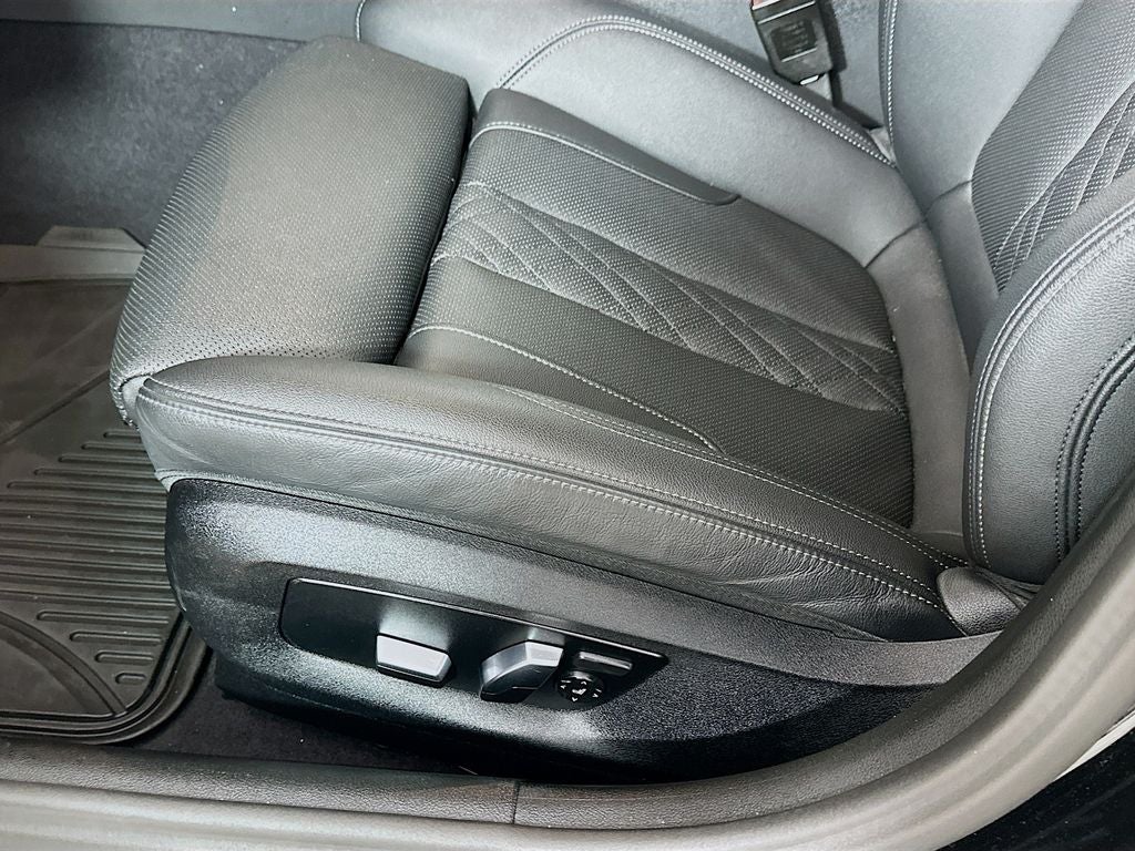 2023 BMW 5 Series 530i