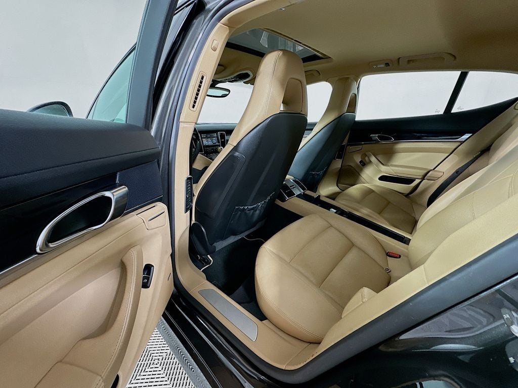 2013 Porsche Panamera 2
