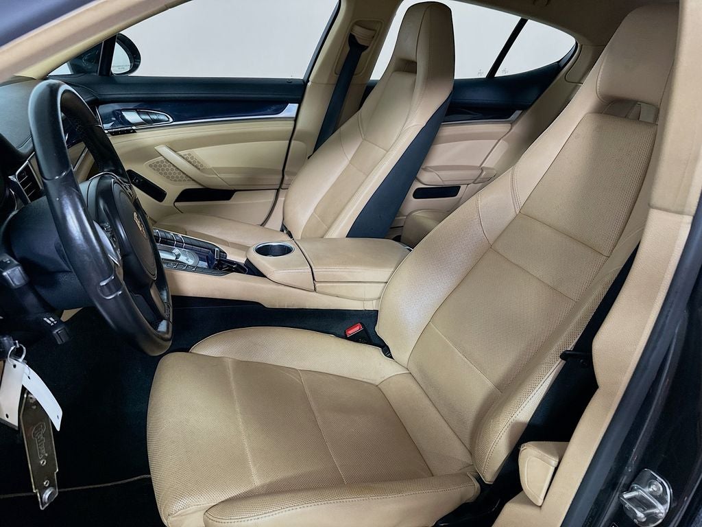 2013 Porsche Panamera 2