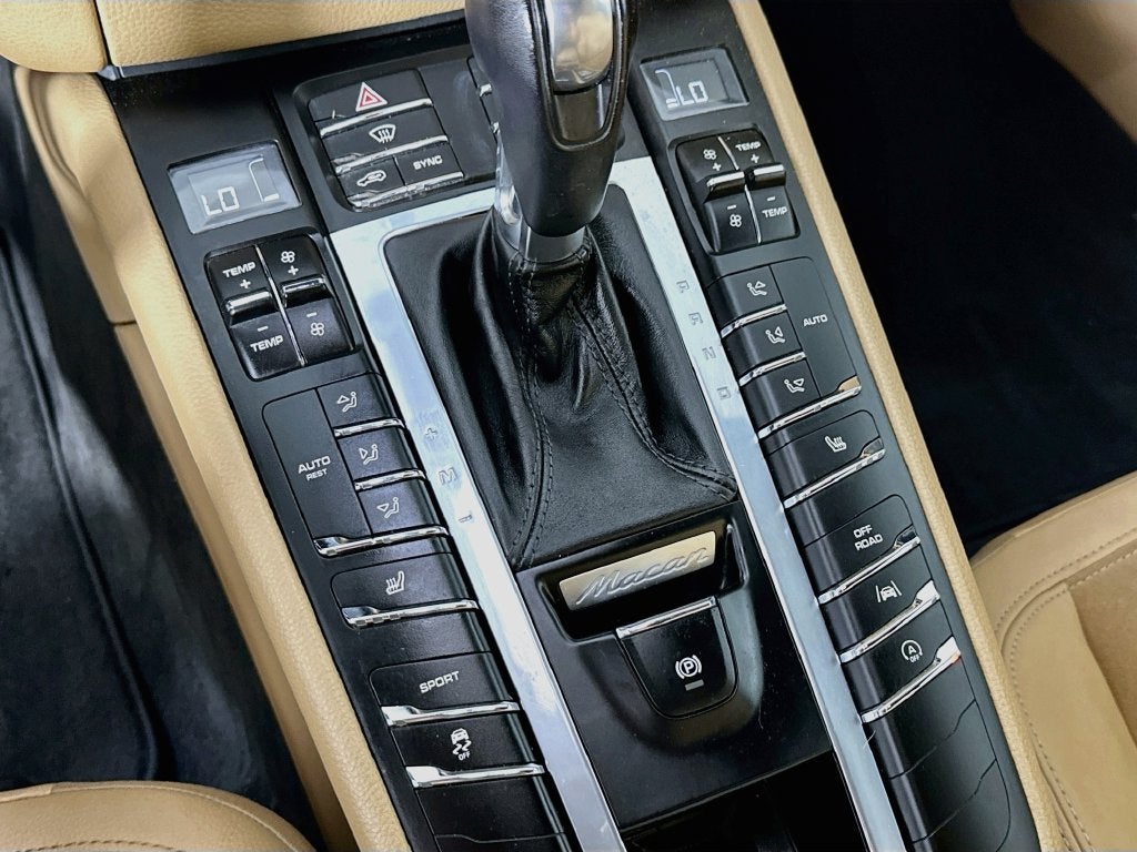 2017 Porsche Macan Base