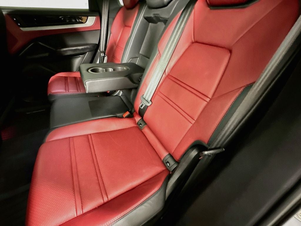2024 Porsche Cayenne Base