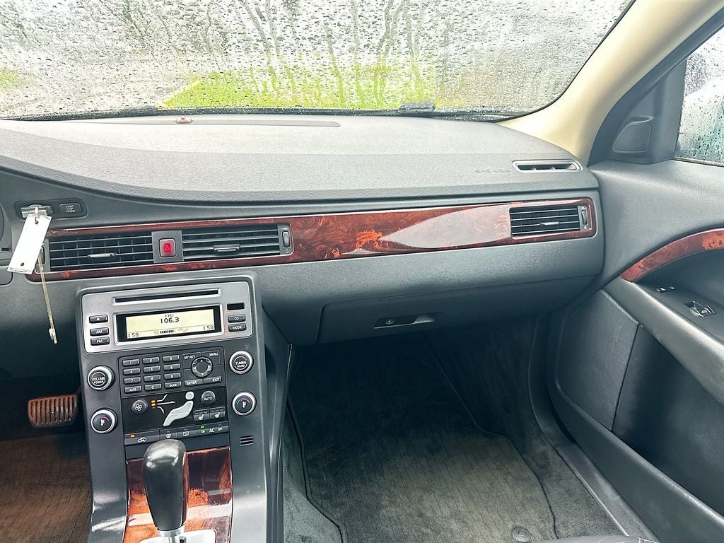 2008 Volvo V70 3.2