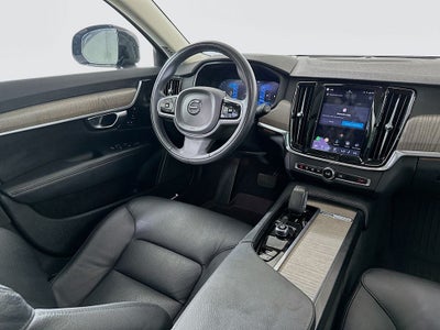 2022 Volvo V90 Cross Country B6