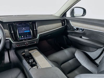 2022 Volvo V90 Cross Country B6