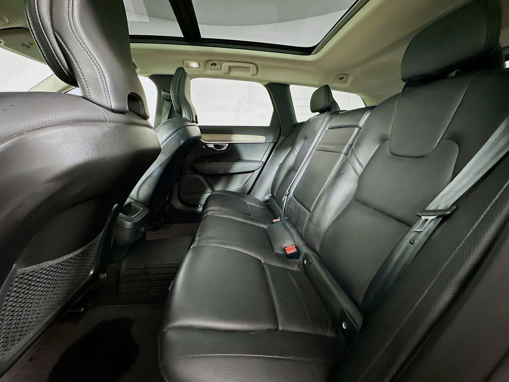 2022 Volvo V90 Cross Country B6