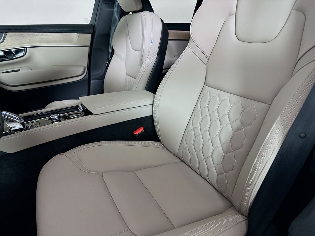 2026 Volvo XC90 B6 Core