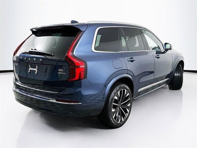 2026 Volvo XC90 Plus