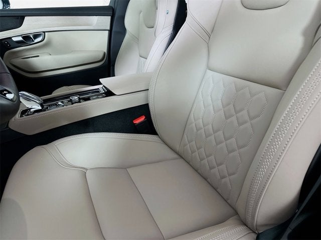 2026 Volvo XC90 Plus