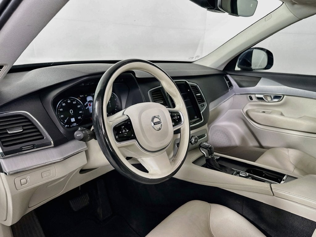 2021 Volvo XC90 T5 Momentum