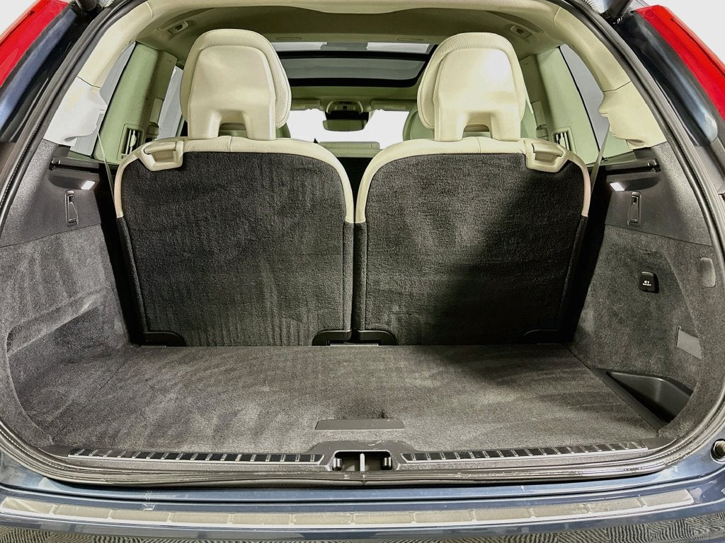 2021 Volvo XC90 T5 Momentum