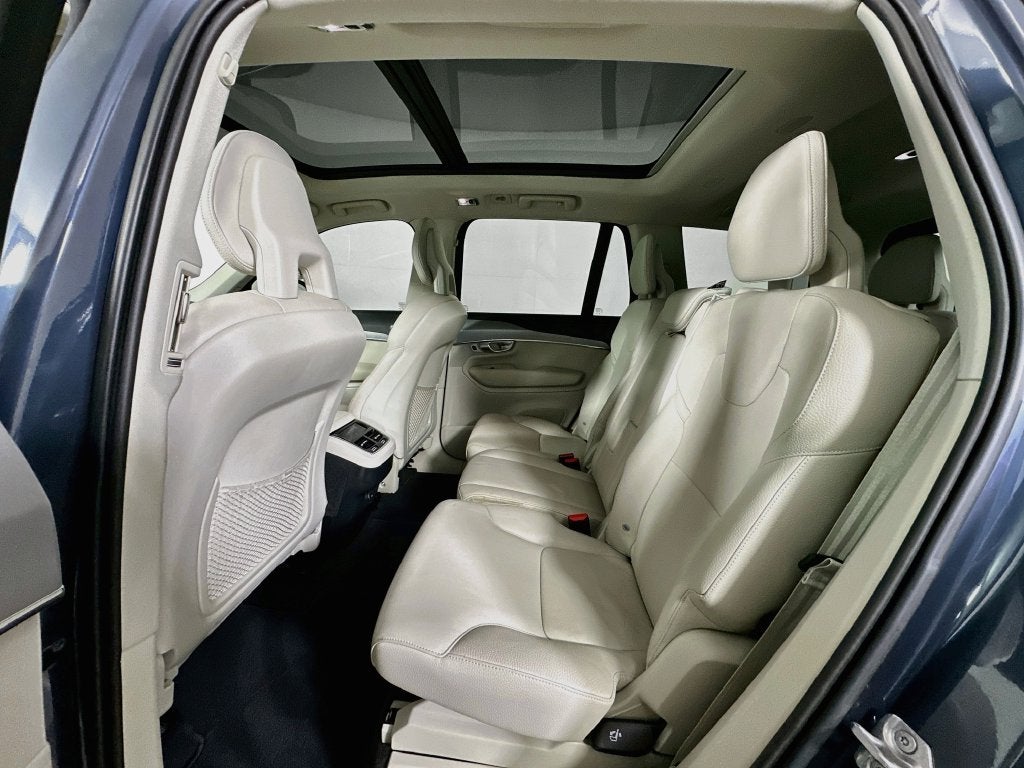 2021 Volvo XC90 T5 Momentum